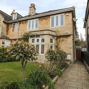 Holiday home 33 Crescent Gardens